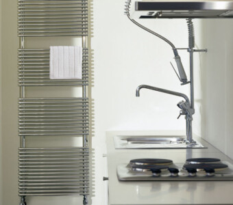 ARISTROCRAT ARISTROCRAT